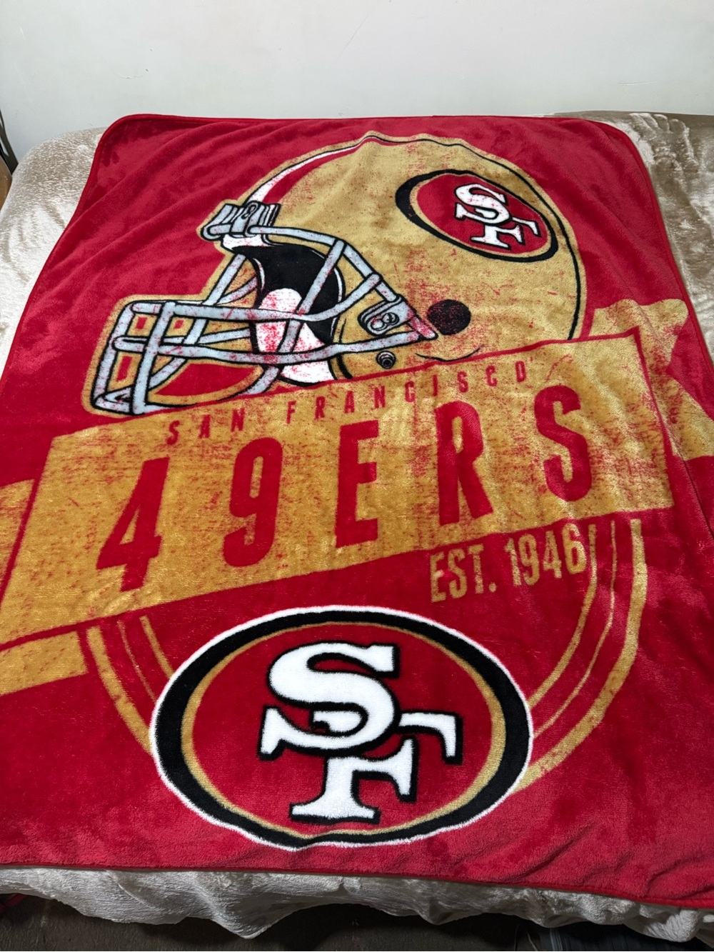 San Francisco 49ers Soft Plush 50” X 60” Throw Blanket